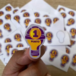 Sobre con stickers de puntaje